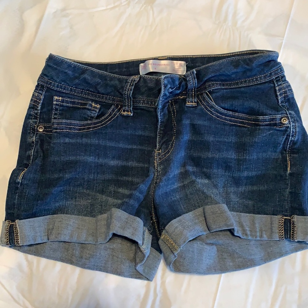 No boundaries shorts